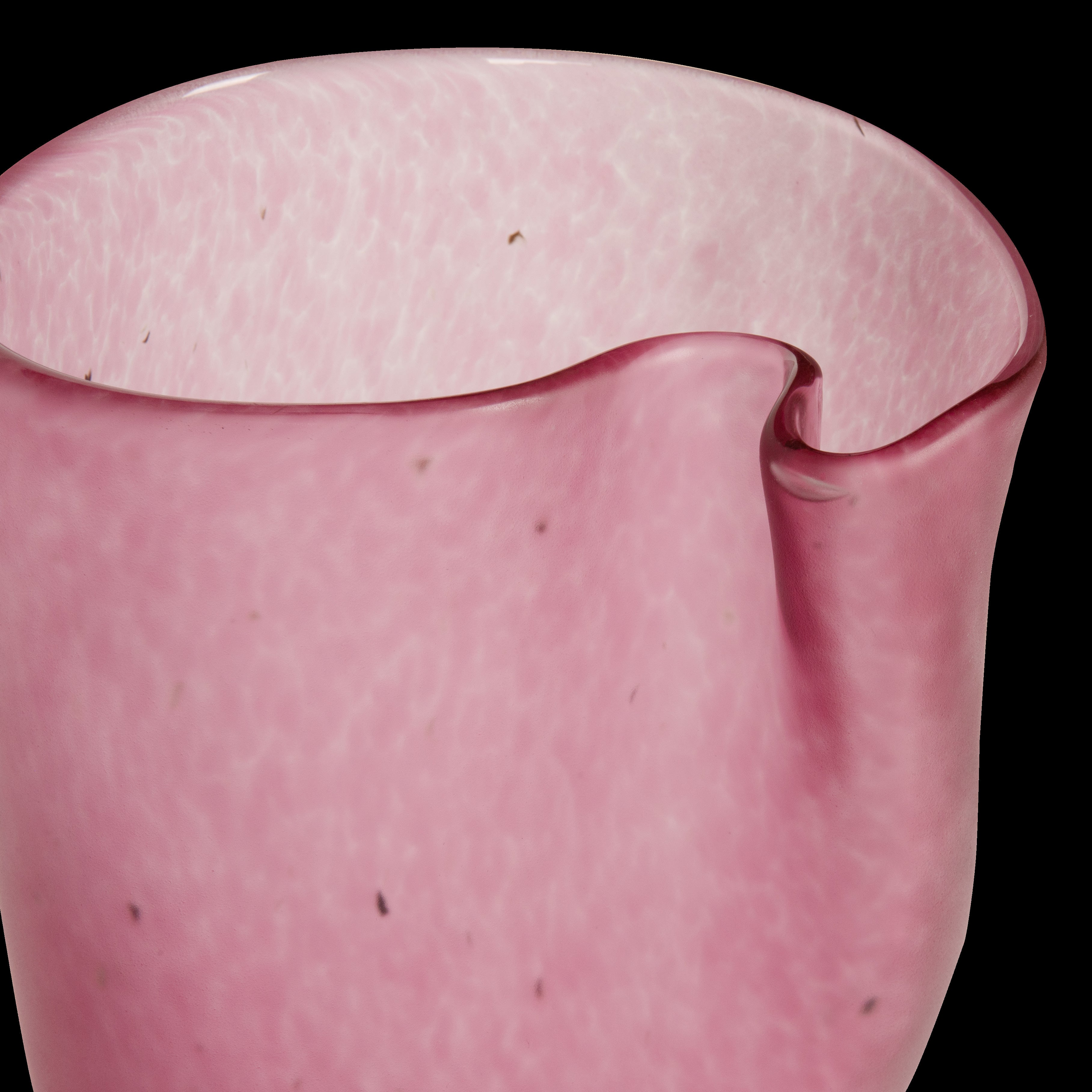 PEMBE
